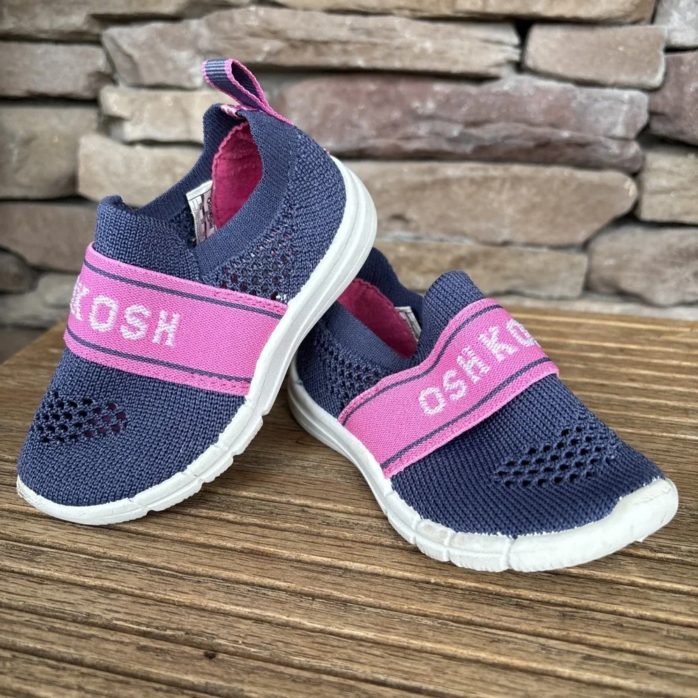OshKosh. Toddler Blue-Pink Mesh/Knit Lightweight Girls Shoes. Size 5M